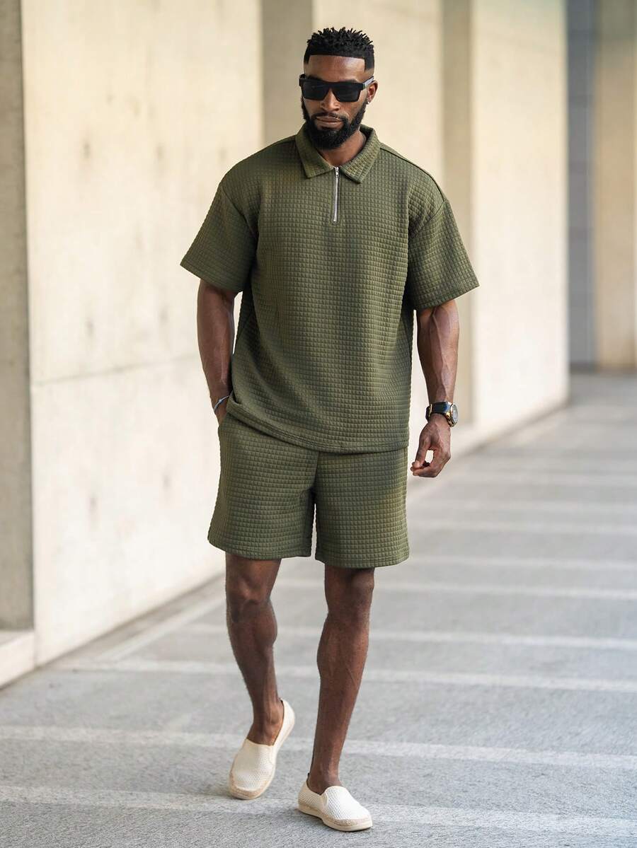 thenoahjr thenoahjr 男士纯色纹理短袖 Polo 衫和短裤两件套,舒适休闲装,假日必备 - 墨綠色 - 查看 1