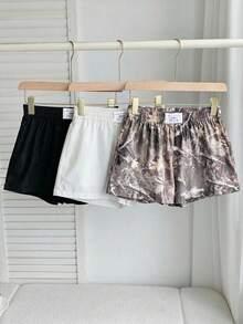 Comfortcana 3件套女士夏季休闲度假时尚街头风日常通勤字母松紧腰纯色及印花短裤 - 黑與白 - 查看 4