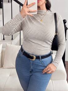 SHEIN Frenchy Camiseta de talla grande con cuello alto, fruncida y de corte ajustado - Multicolor - Ver 2