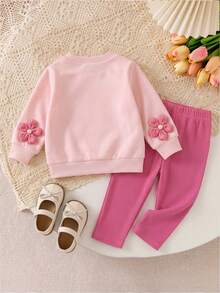 SHEIN Playful Pals 2件組女嬰春秋淺粉豆沙粉甜美溫柔風 3D鉤花圓領長袖上衣與直條紋修身長褲套裝，寬鬆舒適，適合日常外出、戶外玩耍、家庭聚會、1歲生日派對、拍照拍攝 - 玫紅色 - 查看 2