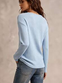 SHEIN Holidaya Light Blue Vertical Ribbed Diagonal Wooden Button Textured Top, Soft Style Solid Color Round Neck Long Sleeve Base Layer T-Shirt, Casual Autumn/Winter Outing Wear - Blue - View 2