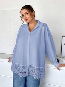SHEIN Essnce Blusa de Talla Grande unicolor con Patchwork de Encaje Otoño - Celeste - Ver 5