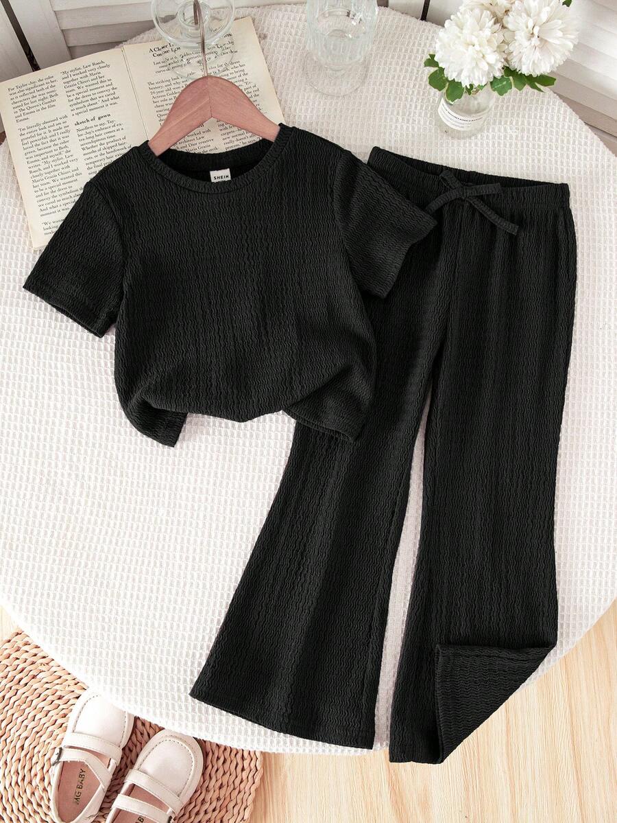 SHEIN 女童純黑色紋理針織側抽褶小高領修身上衣與寬腿長褲兩件套,夏季海灘度假,母女與姊妹套裝,家庭度假,假期,法式,可愛優雅甜美復古時尚,適合休閒日常穿著與學校日常 - 黑色 - 查看 1