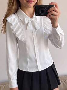 SHEIN 青少年女孩返校百搭白色襯衫，休閒優雅荷葉邊蝴蝶結裝飾可愛白色小女裝，可作為內搭或外套穿著，休閒日常時尚百搭，適合畢業季與正式場合 - 白色 - 查看 3