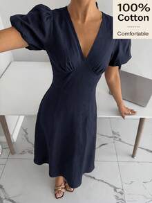 Siren Gaze Gaun Panjang Elegan Wanita Warna Polos Leher V Lengan Pendek Motif Kelopak Bunga - Navy Blue - View 4
