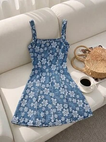 SHEIN MOD Gaun Denim Wanita dengan Motif Bunga, Lipit, dan Tali Bahu Tipis - Biru - View 2