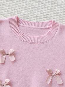SHEIN Playful Pals 4-7歲女童粉色3D蝴蝶結圓領針織毛衣與百褶裙兩件套，兒童幼兒園日常穿著、外出、生日、拍照，春/秋季套裝 - 粉色 - 查看 3