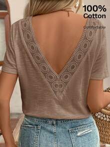 SHEIN Frenchy 夏季婚禮早午餐度假季露背蕾絲拼接上衣 T-shirt 法式休閒優雅摩卡棕 - 摩卡棕 - 查看 1