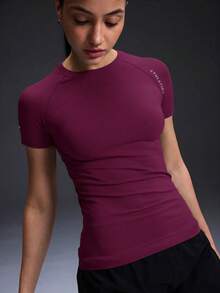 Powerista Kaos Olahraga Kasual Wanita dengan Cetakan Huruf untuk Perjalanan Sehari-hari - Burgundy - View 7