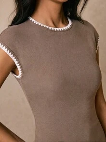 Poéselle 女款花苞飾邊圓領飛袖修身優雅長洋裝 - 棕色 - 查看 6