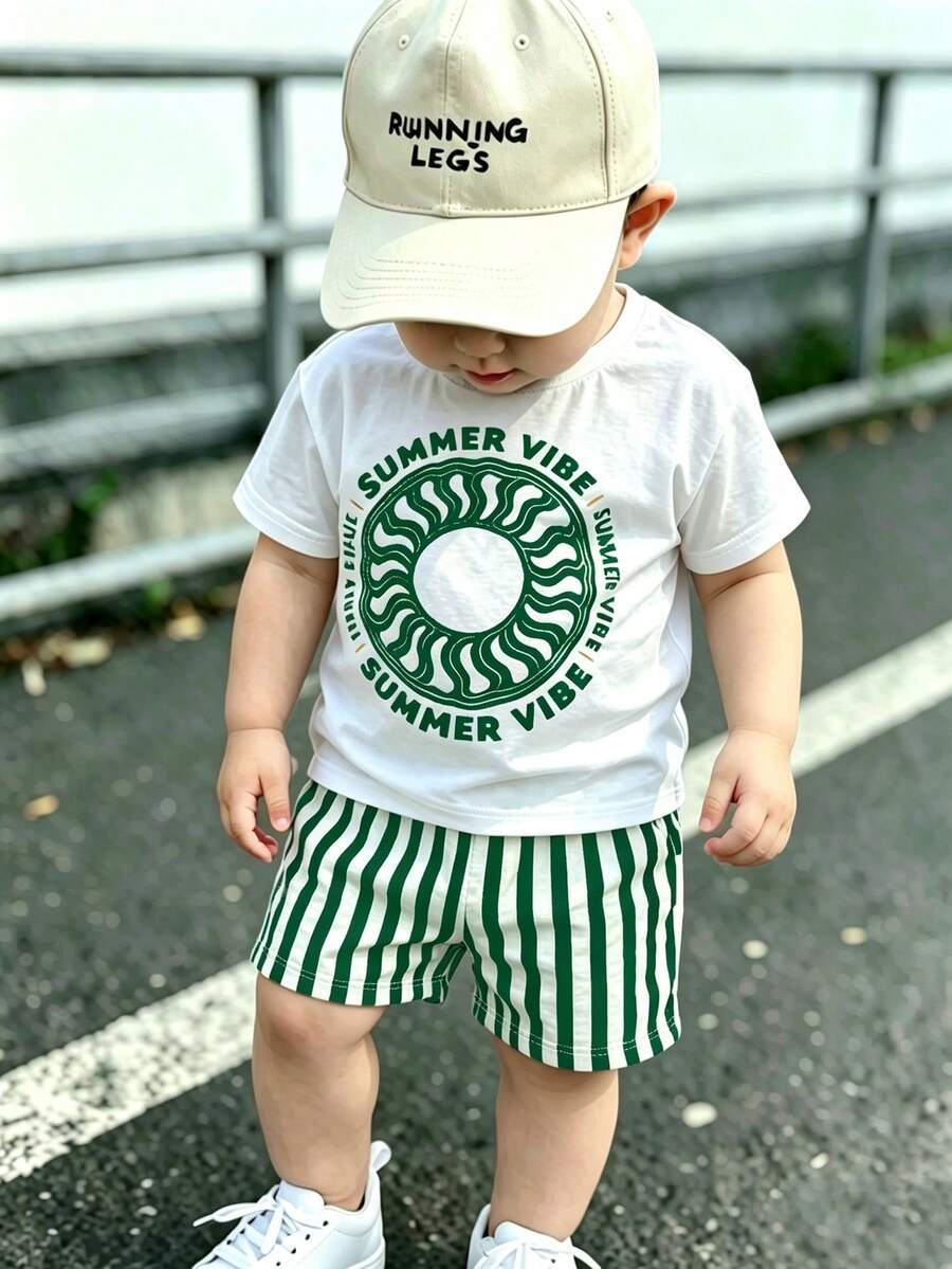 男嬰夏季休閒兩件套套裝,短袖「SUMMER VIBE」圖案T恤 & 綠色條紋短褲,適合日常穿著、戶外玩耍和家庭活動 - 彩色 - 查看 1