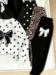 SHEIN 1套隨機驚喜盲盒少女極簡韓系休閒風豹紋大蝴蝶結、波點黑蝴蝶結、愛心印花蝴蝶結長袖圓領衛衣＋內搭褲2件套，適合購物、戶外、春秋、運動 - 彩色 - 查看 4