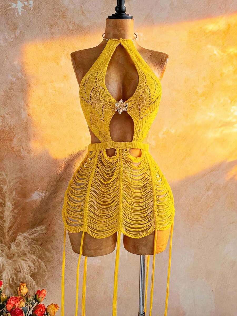 Soleia Vestido de Malha Plus Size Amarelo Manteiga com Borlas, Decote Halter e Costas Abertas, Sexy, para Praia, Férias, Encontro à Noite, Outono - Amarelo - Visão 1