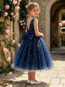 SHEIN Glamorique Kids 女童海軍藍無袖正式禮服，採用高級緞面、柔軟薄紗與亮片設計，可拆卸蝴蝶結背部，適合生日派對、周歲宴、婚禮、晚宴、高端親子活動、家庭拍照、家庭聚會、節日慶典、畢業舞會等重要場合，夏季洋裝 - 藍色 - 查看 6