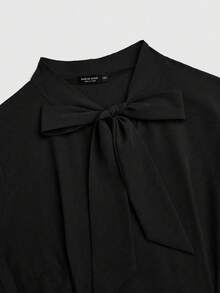 SHEIN LUNE CURVE 大码女式 V 领系带荷叶边袖优雅连衣裙 - 黑色 - 查看 3