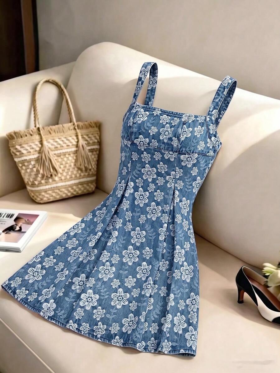 SHEIN MOD Gaun Denim Wanita dengan Motif Bunga, Lipit, dan Tali Bahu Tipis - Biru - View 1