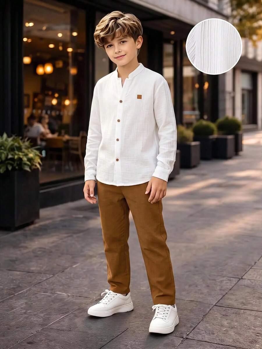 SHEIN 2件組兒童青少年男孩休閒立領寬鬆長袖白色襯衫與直筒寬鬆卡其色長褲套裝，男孩套裝，適合春、夏、秋、冬、情人節、約會、夏季穿搭、畢業、家庭聚會、開學、婚禮季、運動、生日派對