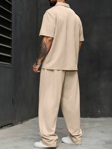 Manfinity CasualCool Plus Size Men 2pcs Set, Solid Color Short Sleeve Polo Shirt & Pants, Cozy Outfits - Apricot - View 2