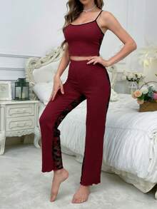 SHEIN 2件組撞色蕾絲透視露背性感細肩帶上衣與長褲睡衣套裝 - 酒紅色 - 查看 6