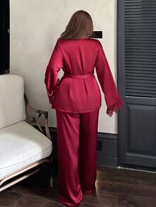 Dazy Plus Conjunto de pijama de 2 piezas rojo elegante con rayas de color contrastante, puños de encaje y patchwork para Año Nuevo, talla grande - Burdeos - Ver 2