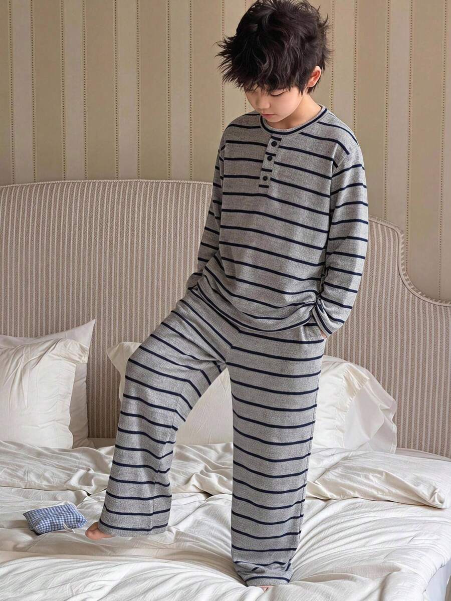 Dazy Kids 青少年男孩條紋鈕扣半開襟長袖上衣與長褲家居服 - 灰色 - 查看 1