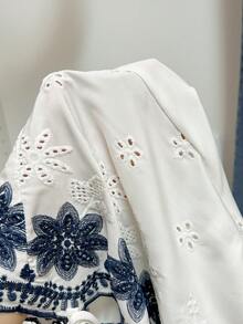 Muvela 女士休闲花卉刺绣系带衬衫，夏季法式花卉刺绣V领系带袖衬衫，通勤和日常休闲穿着必备单品，夏季上衣，春季女装，外出，外出上衣，女士度假，Y2K风格上衣，白色衬衫 - 藍白色 - 查看 7