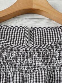 SHEIN CURVE+ Plus Size Women's Plaid Round Neck Short Sleeve Ruffle Hem Casual Shirt - Black and White - View 3