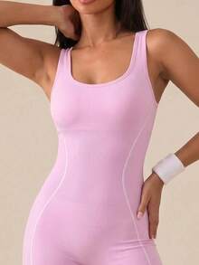 Eassivo 1pc Pink Contrast Seamed Back Strap Women's Sports Short Jumpsuit, Slim Fit, Ruched Hip Design, Suitable For Yoga Workout Summer - Pink - View 1