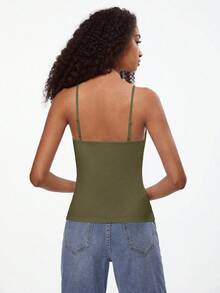 SHEIN BASICS 1件女款純色修身休閒細肩帶背心上衣 白色上衣 - 軍綠色 - 查看 2