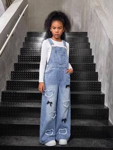 SHEIN 兒童青少年女孩寬鬆牛仔吊帶褲，毛邊下擺、愛心裝飾、黑色蝴蝶結，藍色夏季秋季休閒度假返校 Y2K 可愛風 - 藍色 - 查看 5