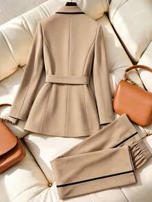SHEIN LUNE CURVE Setelan Blazer dan Celana Panjang Wanita Ukuran Besar untuk Musim Panas, Cocok untuk Acara Kasual Elegan, Perjalanan Kantor, Kerja Bisnis, Jalan-jalan Sehari-hari, Pesta, Warna Hitam - Khaki - View 2