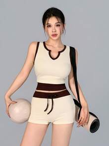 DAZY Conjunto de ropa deportiva casual para mujer de estilo coreano para verano y otoño, top corto de tirantes con cuello en V y bloques de color beige y marrón & shorts con cordón - Beis - Ver 8