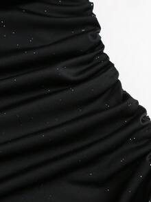 SHEIN Tall Gaun Mini Pendek Hitam Seksi Model Musim Panas untuk Wanita dengan Tali Bahu Tipis, Kerah Model Cowl, Hiasan Renda Kontras, Detail Kerut, Tali Serut, dan Hem Asimetris yang Melangsingkan. - Hitam - View 6