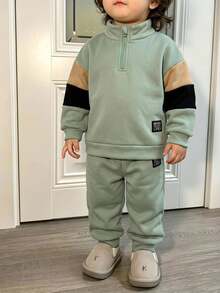 SHEIN 小男孩拼色袖半拉鍊運動衫慢跑褲套裝，2件式立領抓絨運動服，幼兒休閒日常穿搭，適合秋季與秋冬，校園穿著 - 薄荷綠 - 查看 5