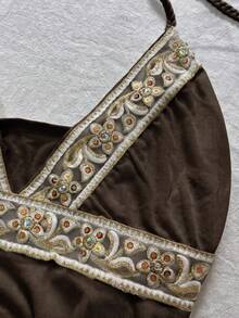 IslaSuriya 女款復古度假風刺繡掛脖綁帶不對稱下擺背心上衣 - 摩卡棕 - 查看 4