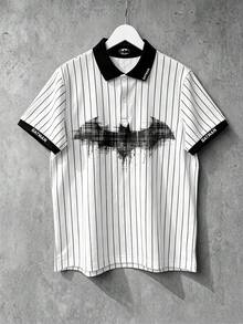 BATMAN X SHEIN Manfinity EMRG 男士條紋字母與蝙蝠印花休閒百搭日常短袖 Polo 衫 - 彩色 - 查看 2