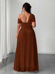 SHEIN PETITE CURVE 大码女士优雅浪漫婚礼宾客礼服，轻盈雪纺单肩开衩连衣裙，适合派对穿着 - 棕色 - 查看 2