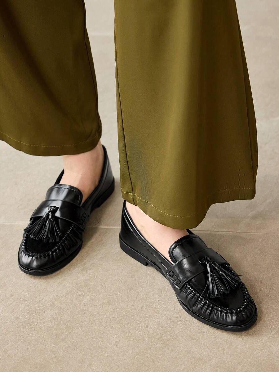 MOTF PREMIUM WOMEN'S AUTUMN AND WINTER BLACK LOAFERS RETRO BRITISH STYLE FASHIONABLE AND COMFORTABLE FLAT SHOES - Black - View 1