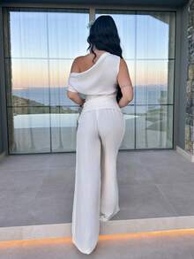 Vassilux White Asymmetrical Shoulder Crop Top And Casual Pants 2 Pieces Set For Women, Summer Elegant - White - View 2