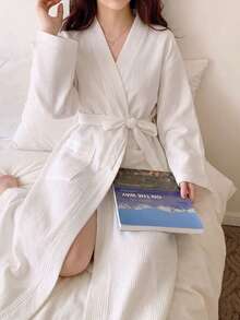 1 Piece New White Unisex Couple Bathrobe, Long-Sleeve Full-Length Bath Towel Robe. Crafted From Water-Absorbent, Quick-Drying And Breathable Fabric, It Is Ultra-Soft And Skin-Friendly, Suitable For All Seasons. An Essential Home & Vacation Staple. - White - View 2