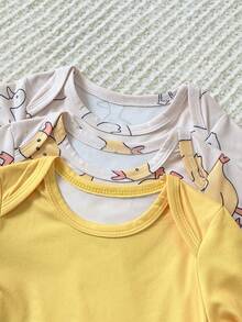 SHEIN 3件組新生兒睡袋與休閒服套裝，黃色可愛卡通鴨子印花，適合洗禮禮物、居家與外出穿著，四季適用 - 黃色 - 查看 7