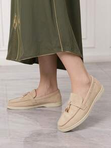 Sleekvia Sepatu Loafer Wanita Berbahan Beludru dengan Hiasan Gesper Logam dan Ujung Bulat, Cocok untuk Penggunaan Sehari-hari, Perjalanan, Pesta, Perjamuan, dan Aktivitas Luar Ruangan. - Aprikot - View 5