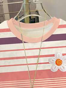 Tween Girl Casual Minimalist Muted Tone Striped With Floral Logo Graphic, Fashion Classic, Versatile Must-Have, Back To School, Short Sleeve Crew Neck T-Shirt Suitable For Summer, Graphic, Kawaii, Graphic Print, Y2K, Cute Tops - Multicolor - View 3