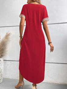 SHEIN LUNE 撞色蕾丝开叉大腿 T 恤连衣裙，适合新年服装长款女装 - 紅色 - 查看 2