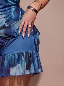 SHEIN BAE Mono sin mangas con volantes multicapa y estampado integral para mujer de talla grande - Azul - Ver 7