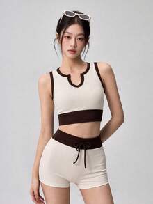 DAZY Conjunto de ropa deportiva casual para mujer de estilo coreano para verano y otoño, top corto de tirantes con cuello en V y bloques de color beige y marrón & shorts con cordón - Beis - Ver 9