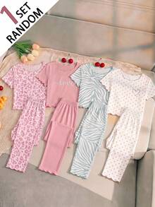 SHEIN (隨機1套) 青少年女孩睡衣，四季熱銷波點、粉色豹紋、英文字母組合印花，針織圓領荷葉邊飾，短袖與長袖2件式居家休閒睡衣套裝，1套 - 彩色 - 查看 1