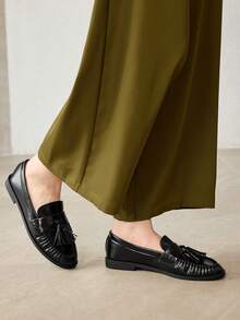 MOTF PREMIUM WOMEN'S AUTUMN AND WINTER BLACK LOAFERS RETRO BRITISH STYLE FASHIONABLE AND COMFORTABLE FLAT SHOES - Black - View 6
