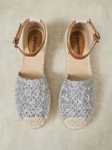 Styleloop Ladies Retro Silver Vacation Style Hollow Woven Pull-Up Belt Hemp Rope Platform Shoes - Silver - View 3