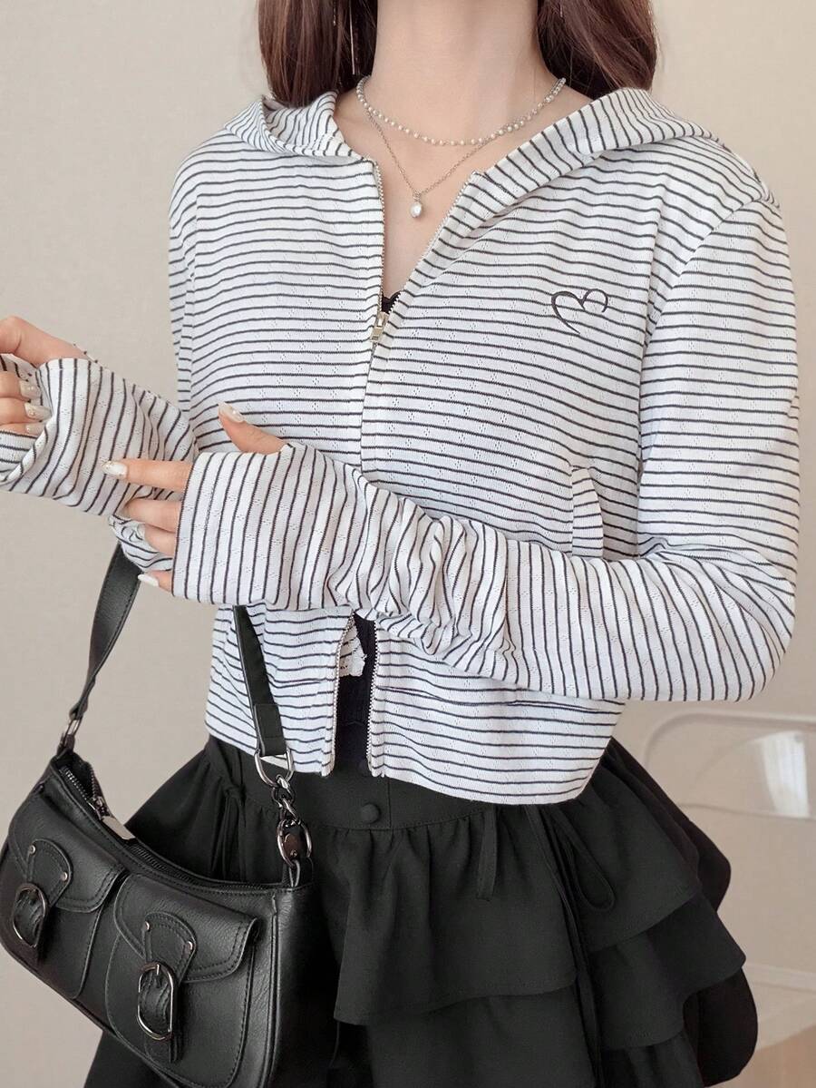 FRIFUL Jaket Wanita Model Baru Korea untuk Awal Musim Gugur, Berkerudung, Motif Hati, Resleting Ganda, Lubang Jempol, dan Desain Manset Bergaris, Serbaguna - Hitam - View 1
